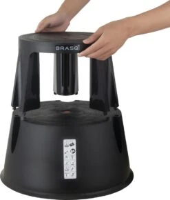 BRASQ Opstapkrukje Zwart Kunststof Comfort ST200 15 BRASQ Opstapkrukje Zwart Kunststof Comfort ST200 -Makita Winkel 1021x1200 1