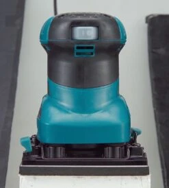 Makita BO4555K Vlakschuurmachine - 200 W - 102 X 112 Mm Schuuroppervlak 15 Makita BO4555K Vlakschuurmachine - 200 W - 102 X 112 Mm Schuuroppervlak -Makita Winkel 1081x1200 3