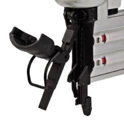 Makita AF506 8 Bar Brad Tacker In Koffer -Makita Winkel 1171x1200 1