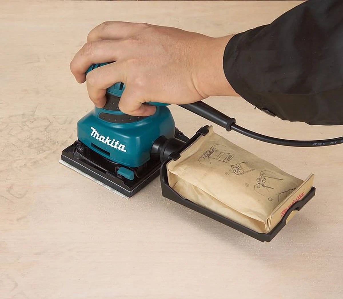 Makita BO4555K Vlakschuurmachine - 200 W - 102 X 112 Mm Schuuroppervlak 8 Makita BO4555K Vlakschuurmachine - 200 W - 102 X 112 Mm Schuuroppervlak - Afbeelding 6