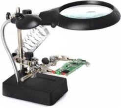 Merkloos Derde Hand Met LED Vergrootglas - Helping / Helpende 3e Soldeer Hand Soldeerhulp 13 Merkloos Derde Hand Met LED Vergrootglas - Helping / Helpende 3e Soldeer Hand Soldeerhulp -Makita Winkel 1200x1071 2