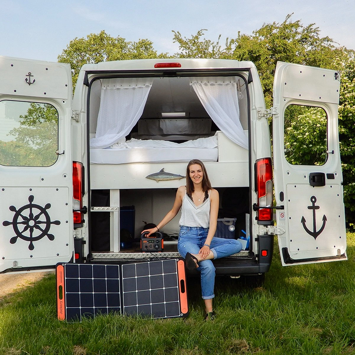 Jackery Explorer 240 Met 100W Zonnepaneel - Jackery Powerstation Met Zonnepaneel - Solar Panel Gereedschapsaccu - Kamperen - Off-grid Survival - 230V Power Station Generator 11 Jackery Explorer 240 Met 100W Zonnepaneel - Jackery Powerstation Met Zonnepaneel - Solar Panel Gereedschapsaccu - Kamperen - Off-grid Survival - 230V Power Station Generator - Afbeelding 9