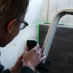 VONROC Kruislijnlaser – Groen – Zelfnivellerend – 18 Meter – Incl. Bevestigingsbeugel, Opbergtas 21 VONROC Kruislijnlaser – Groen – Zelfnivellerend – 18 Meter – Incl. Bevestigingsbeugel, Opbergtas -Makita Winkel 1200x1200 1333