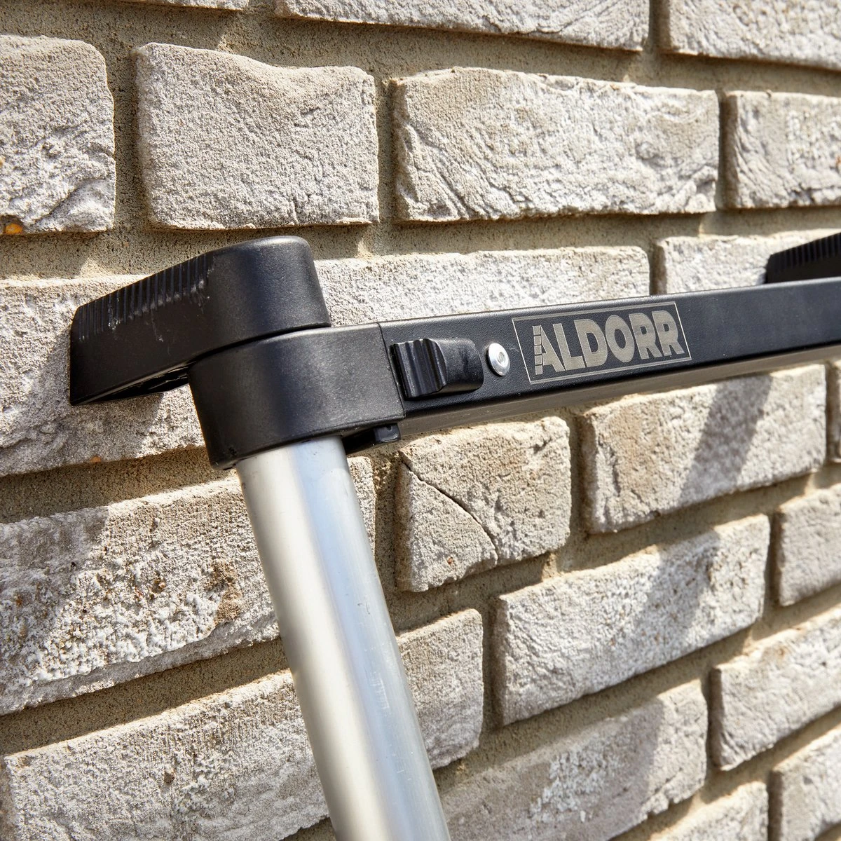 ALDORR Professional - Telescoopladder 5,20 Meter - Met Optigrip™ En Extra Diepe Treden 8 ALDORR Professional - Telescoopladder 5,20 Meter - Met Optigrip™ En Extra Diepe Treden - Afbeelding 6