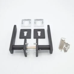 Slotman Solutions Mat Zwarte Deurklink RVS Met Vierkante Rozet En Cilindergat - Deurkruk Zwart Voor Stijlvolle En Elegante Uitstraling -Makita Winkel 1200x1200 2133