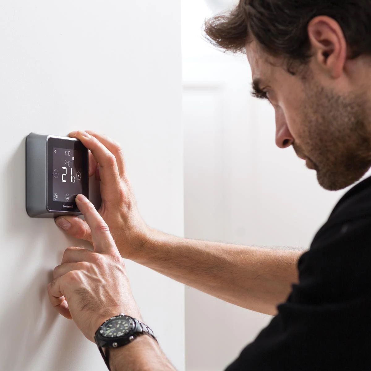 Honeywell Lyric T6 Slimme Thermostaat Zwart - Bedraad 8 Honeywell Lyric T6 Slimme Thermostaat Zwart - Bedraad - Afbeelding 6