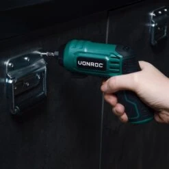 VONROC Accu Schroefmachine – 4V – Incl. 14-delige Bitset, USB-C Oplaadkabel En Opbergtas -Makita Winkel 1200x1200 417