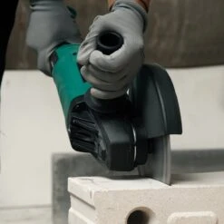 VONROC Haakse Slijper 2400W – 230mm – Soft Start – Draaibare Handgreep – Incl. Extra Handgreep En 3m Rubberen Kabel -Makita Winkel 1200x1200 451