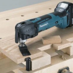 Makita DTM51ZJX3 Multitool - Oscillerend - 18 V - Incl. Koffer En 16 Accessoires - Losse Body (geleverd Zonder Accu En Lader) 16 Makita DTM51ZJX3 Multitool - Oscillerend - 18 V - Incl. Koffer En 16 Accessoires - Losse Body (geleverd Zonder Accu En Lader) -Makita Winkel 1200x1200 757