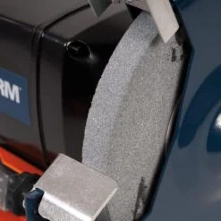 FERM Tafelslijpmachine - 150W - Stofdichte Schakelaar - Vonkvangers - Incl. 2 Slijpschijven Voor Fijn- Als Grof Slijpen -Makita Winkel 1200x1200 865