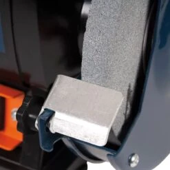 FERM Tafelslijpmachine - 150W - Stofdichte Schakelaar - Vonkvangers - Incl. 2 Slijpschijven Voor Fijn- Als Grof Slijpen -Makita Winkel 1200x1200 869