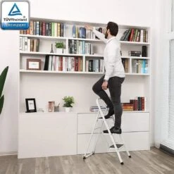 Songmics Nancy's Huishoudtrap - Huishoudladder Met 3 Treden - Inklapbaar - 150KG Draagvermogen -Makita Winkel 1200x1200 992