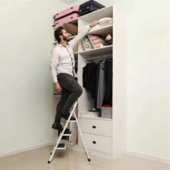 Songmics Nancy's Huishoudtrap - Huishoudladder Met 3 Treden - Inklapbaar - 150KG Draagvermogen -Makita Winkel 1200x1200 993