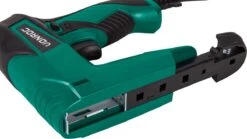 VONROC Elektrische Tacker – Complete Set Incl. 900 Nieten & 300 Spijkers 11 VONROC Elektrische Tacker – Complete Set Incl. 900 Nieten & 300 Spijkers -Makita Winkel 1200x676 4
