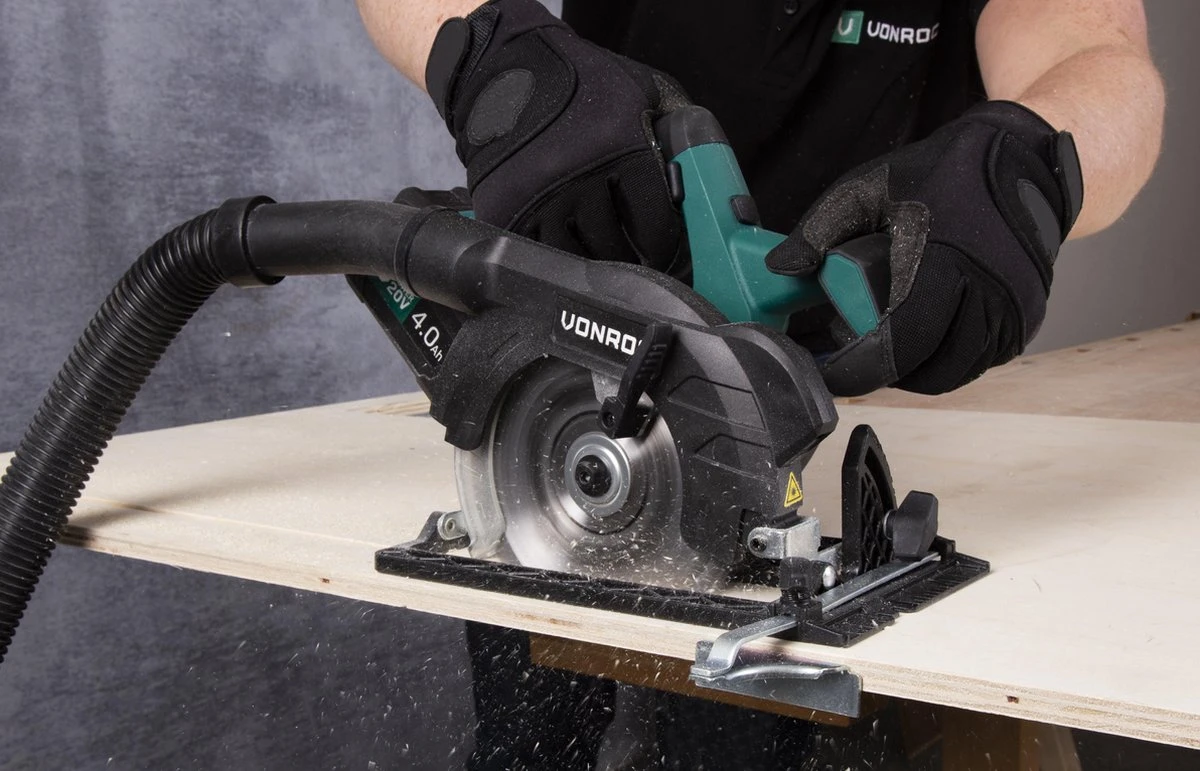 VONROC Accu Cirkelzaag – VPower 20V (zonder Accu & Lader) – Incl. Parallelgeleider & Ø150MM Zaagblad 9 VONROC Accu Cirkelzaag – VPower 20V (zonder Accu & Lader) – Incl. Parallelgeleider & Ø150MM Zaagblad - Afbeelding 7