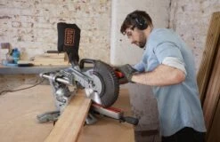 Black & Decker BLACK+DECKER BES700-QS Afkort-/Verstekzaag - 1600W - Ø 216mm Zaagblad -Makita Winkel 1200x776 6