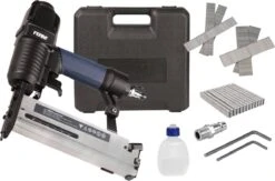 FERM ATM1051 Pneumatische Spijker- En Nietpistool - Combitacker - Spijkers (15-50mm) - Nieten (16-40mm) - Incl. Spijkers, Nieten En Koffer