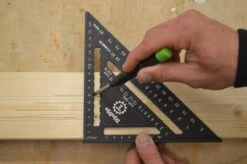 DjoDjo - Winkelhaak - Metrische Driehoek - Speed Square - Schrijfhaak - Blokhaak - Verstekhaak - 5-in-1 Meetdriehoek - Zwart 13 DjoDjo - Winkelhaak - Metrische Driehoek - Speed Square - Schrijfhaak - Blokhaak - Verstekhaak - 5-in-1 Meetdriehoek - Zwart -Makita Winkel 1200x795 12