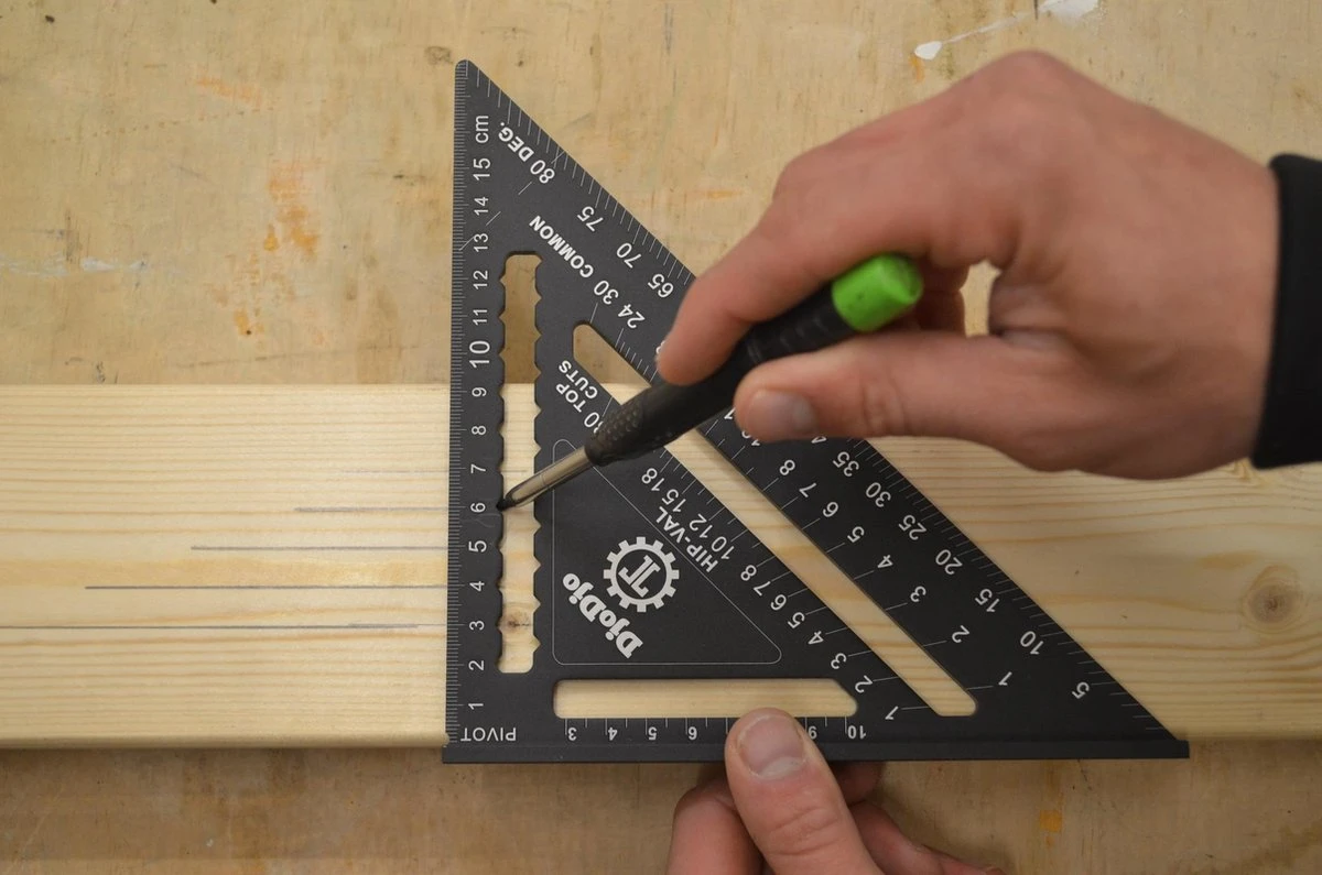 DjoDjo - Winkelhaak - Metrische Driehoek - Speed Square - Schrijfhaak - Blokhaak - Verstekhaak - 5-in-1 Meetdriehoek - Zwart 6 DjoDjo - Winkelhaak - Metrische Driehoek - Speed Square - Schrijfhaak - Blokhaak - Verstekhaak - 5-in-1 Meetdriehoek - Zwart - Afbeelding 4