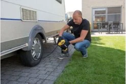 Powerplus POWX1700 Accu Compressor - Luchtcompressor - 18V - 8 Bar - Incl. 1 X 1,5Ah Accu, Lader, Koffer En Accessoires 17 Powerplus POWX1700 Accu Compressor - Luchtcompressor - 18V - 8 Bar - Incl. 1 X 1,5Ah Accu, Lader, Koffer En Accessoires -Makita Winkel 1200x795