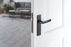 AXA Binnendeurbeslag Set (Edge) Zwart: Kruk (model Blok) Op Schild -Makita Winkel 1200x799 150