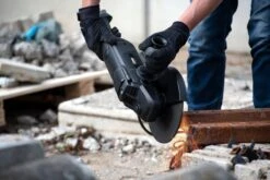 FERM Industrial – Haakse Slijper – 2600W – Ø230MM – 3m Rubberen Kabel 11 FERM Industrial – Haakse Slijper – 2600W – Ø230MM – 3m Rubberen Kabel -Makita Winkel 1200x800 143