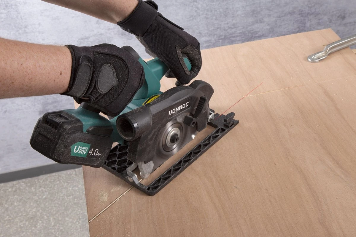 VONROC Accu Cirkelzaag – VPower 20V (zonder Accu & Lader) – Incl. Parallelgeleider & Ø150MM Zaagblad 8 VONROC Accu Cirkelzaag – VPower 20V (zonder Accu & Lader) – Incl. Parallelgeleider & Ø150MM Zaagblad - Afbeelding 6