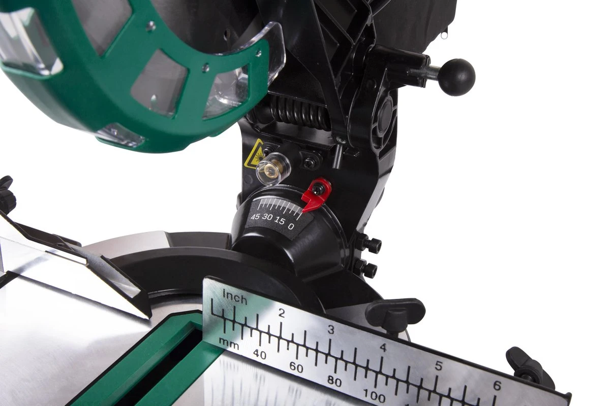 VONROC Afkortzaag - Verstekzaag – 1700W – Ø216MM – 4900 /min - Met Laser, Tafelverbreders & Diepteregeling – Incl. Zaagblad En Werkstukklem 7 VONROC Afkortzaag - Verstekzaag – 1700W – Ø216MM – 4900 /min - Met Laser, Tafelverbreders & Diepteregeling – Incl. Zaagblad En Werkstukklem - Afbeelding 5