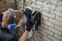 FERM WSM1009 Muurfrees - Freesmachine - 1700W - Met 2 Diamantschijven 125mm - Laser - Stofzuigadapter - Stevige Opbergkoffer -Makita Winkel 1200x800 23