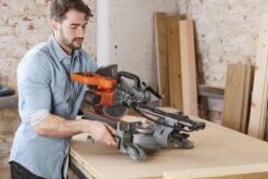 Black & Decker BLACK+DECKER BES700-QS Afkort-/Verstekzaag - 1600W - Ø 216mm Zaagblad -Makita Winkel 1200x800 256
