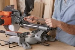 Black & Decker BLACK+DECKER BES700-QS Afkort-/Verstekzaag - 1600W - Ø 216mm Zaagblad -Makita Winkel 1200x800 258