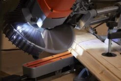 Black & Decker BLACK+DECKER BES700-QS Afkort-/Verstekzaag - 1600W - Ø 216mm Zaagblad -Makita Winkel 1200x800 260