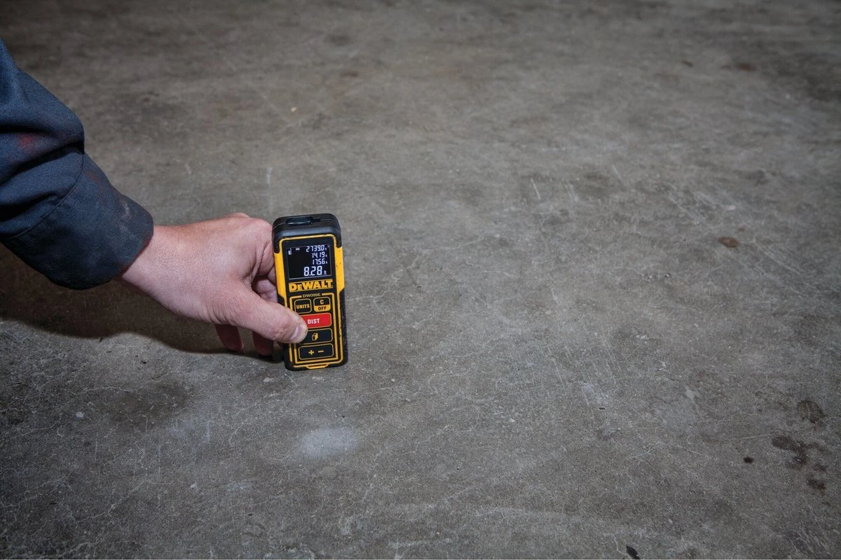 DeWALT DW0889CG Zelfnivellerende Kruislijnlaser Incl. Digitale Afstandsmeter - 2 Lijnen - 30m - Groen 9 DeWALT DW0889CG Zelfnivellerende Kruislijnlaser Incl. Digitale Afstandsmeter - 2 Lijnen - 30m - Groen - Afbeelding 7