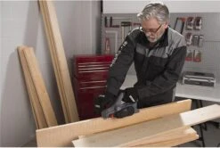 Powerplus POWE80030 Schaafmachine - 900W - Zijgeleider - Schaafdiepteinstelling - Opvangzak - Incl. 2 Messen 21 Powerplus POWE80030 Schaafmachine - 900W - Zijgeleider - Schaafdiepteinstelling - Opvangzak - Incl. 2 Messen -Makita Winkel 1200x805 15