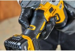 DeWALT DCS335NT Accu Decoupeerzaag 18V Losse Body In TSTAK 16 DeWALT DCS335NT Accu Decoupeerzaag 18V Losse Body In TSTAK -Makita Winkel 1200x815 2