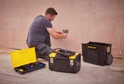 STANLEY 1-70-326 Mobile Work Center Gereedschapswagen - 3 In 1 - Moduleerbaar 36 STANLEY 1-70-326 Mobile Work Center Gereedschapswagen - 3 In 1 - Moduleerbaar -Makita Winkel 1200x817 9