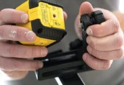 Stanley STHT77498-1 Cubix Zelfnivellerende Kruislijnlaser - 2 Lijnen - 8m 15 Stanley STHT77498-1 Cubix Zelfnivellerende Kruislijnlaser - 2 Lijnen - 8m -Makita Winkel 1200x821 4