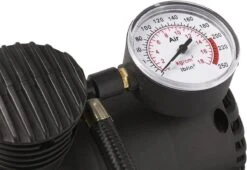 ProPlus Luchtcompressor - Compacte Bandenpomp - Auto, Motor, Fietsband En Voetballen - 12 Volt -Makita Winkel 1200x825 2