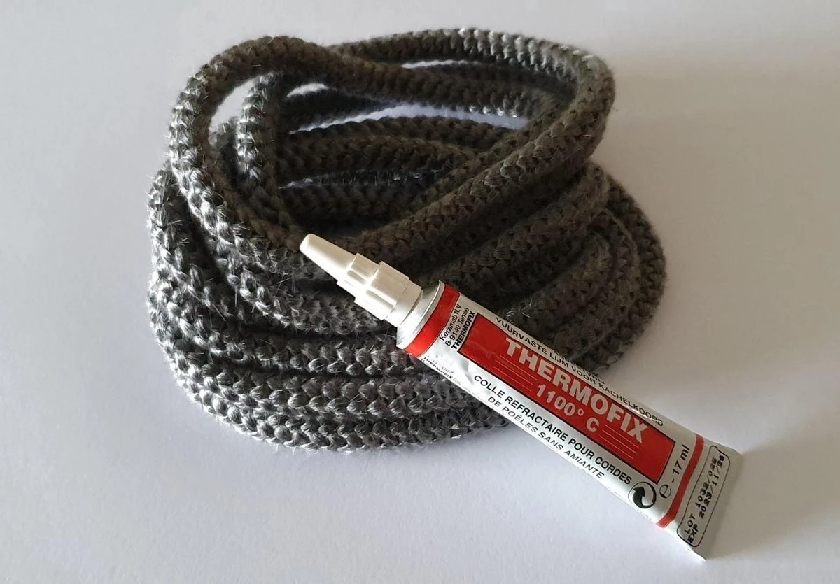 Reparatieset Kachel | Kachelkoord Zwart (8mm) 3mtr Met Hittebestendige Lijm 17ml 4 Reparatieset Kachel | Kachelkoord Zwart (8mm) 3mtr Met Hittebestendige Lijm 17ml - Afbeelding 2