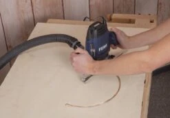 FERM Bovenfrees 1200W - 6, 8 Mm - Variabele Snelheid – Incl. 3-delige Frezenset, Kopieerring, Parallelgeleider En Passerpunt 16 FERM Bovenfrees 1200W - 6, 8 Mm - Variabele Snelheid – Incl. 3-delige Frezenset, Kopieerring, Parallelgeleider En Passerpunt -Makita Winkel 1200x837 7