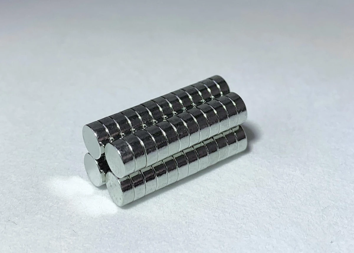 Merkloos Super Sterke Magneten - Neodymium - 5x2 Mm - 100 Stuks 5 Merkloos Super Sterke Magneten - Neodymium - 5x2 Mm - 100 Stuks - Afbeelding 3