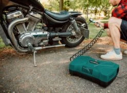 VONROC Draagbare Compressor – 1100W – 8 Bar – Olievrij – 180 L/m – Incl. 11 Accessoires -Makita Winkel 1200x884 1