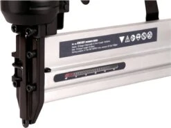 FERM ATM1051 Pneumatische Spijker- En Nietpistool - Combitacker - Spijkers (15-50mm) - Nieten (16-40mm) - Incl. Spijkers, Nieten En Koffer -Makita Winkel 1200x896 3