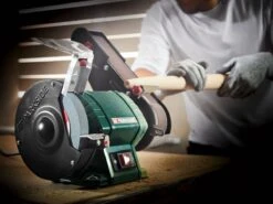 PARKSIDE Staande Bandschuur- En Slijpmachine - Slijp-/schuuroppervlak: Ø150 Mm / 50 X 686 Mm - Snelheid: 23 M/sec. (schuurschijf) Of 15 M/sec. (schuurband) - Vermogen: 240 W - Toerental: 2980 Min-¹ - Ideaal Om Metaal, Hout En Kunststof Te Bewerken -Makita Winkel 1200x900 105