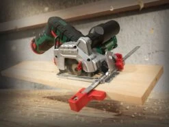 PARKSIDE Accu-handcirkelzaag 12V Zonder Accu - Toerental: 1400 Tpm - Zaaghoek: 0–45° - Zaagdiepte: Max. 26 Mm (bij 0°) - Zaagblad: Ø85 X Ø15 Mm - Exclusief Accu En Snellader -Makita Winkel 1200x900 129