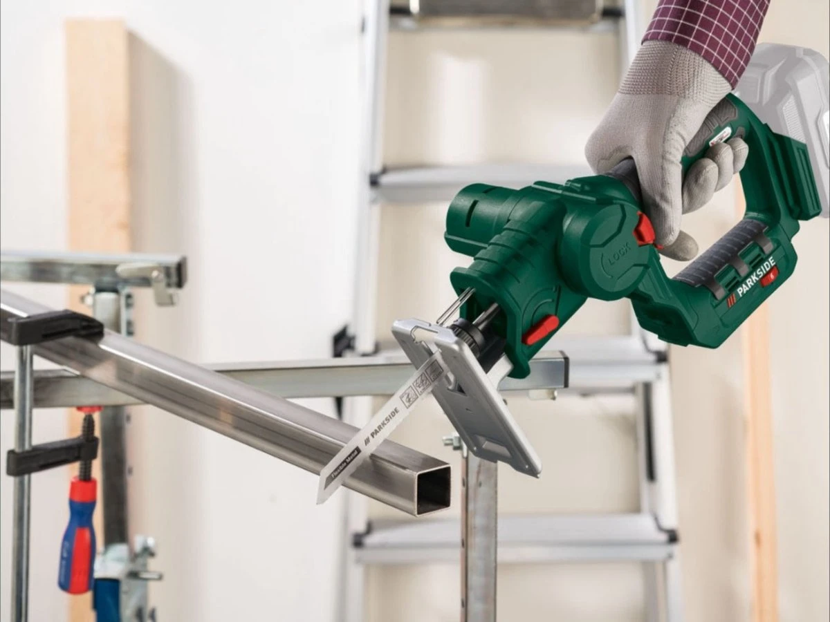 PARKSIDE® Combiapparaat Accu- Decoupeerzaag / Reciprozaag 20V Zonder Accu En Lader - 2-in-1-apparaat: Precieze Zaaggeleidingen En Flexibel Zagen Met Verstelbare Zaagkop 8 PARKSIDE® Combiapparaat Accu- Decoupeerzaag / Reciprozaag 20V Zonder Accu En Lader - 2-in-1-apparaat: Precieze Zaaggeleidingen En Flexibel Zagen Met Verstelbare Zaagkop - Afbeelding 6