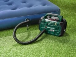 Parkside Accu Compressor / Luchtpomp - 20V - Werkdruk: 10,3 Bar - Luchtdebiet: Max. 380 L/min. - Exclusief Accu En Snellader 12 Parkside Accu Compressor / Luchtpomp - 20V - Werkdruk: 10,3 Bar - Luchtdebiet: Max. 380 L/min. - Exclusief Accu En Snellader -Makita Winkel 1200x900 55