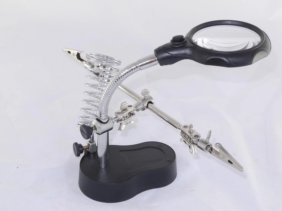 Benson Derde Handje Met LED Vergrootglas - Soldeerbout Houder 6 Benson Derde Handje Met LED Vergrootglas - Soldeerbout Houder - Afbeelding 4