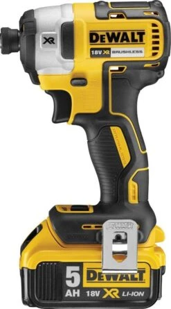 DeWalt DCF887P2-QW Accu-slagschroevendraaier 2x 5.0Ah Accu -Makita Winkel 666x1200