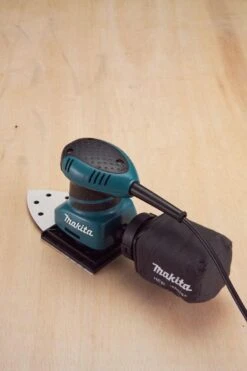 Makita BO4565K Vlakschuurmachine - 200 W - 112 X 190 Mm Schuuroppervlak -Makita Winkel 800x1200 18